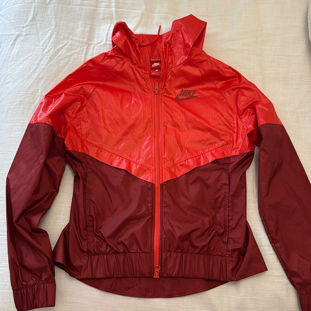 NIKE WINDBREAKER WITH HOOD - NEVER WORN